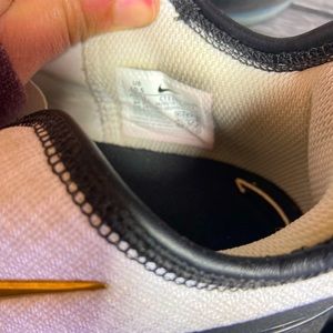 Size 10 1/2 men’s Nike shoes.